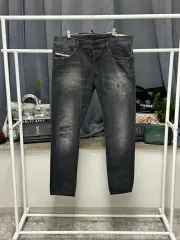 chính hãng DIESEL スクラッチ ウォッシュ デニム Quần Đen
