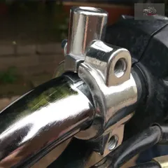 2個 オートバイミラーマウントクランプ M10 M8 バックミラーホルダー 穴Kích cỡ 22mm 25mm アクセサリー