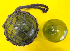 Bộ 2 quả bóng nổi thủy tinh