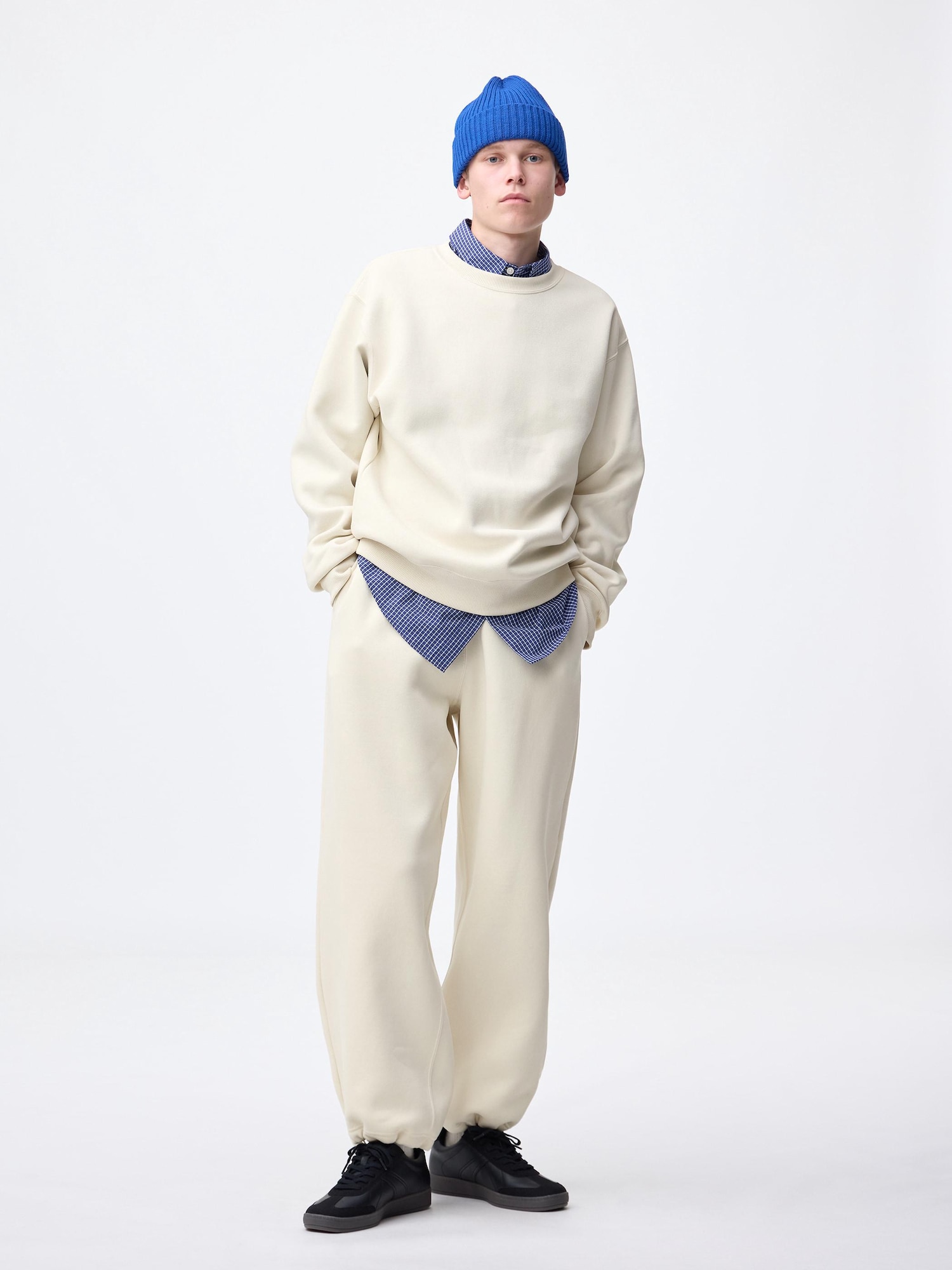 Áo nỉ nặng, quần thẳng rộng (chiều dài tiêu chuẩn 69,0-73,0cm)