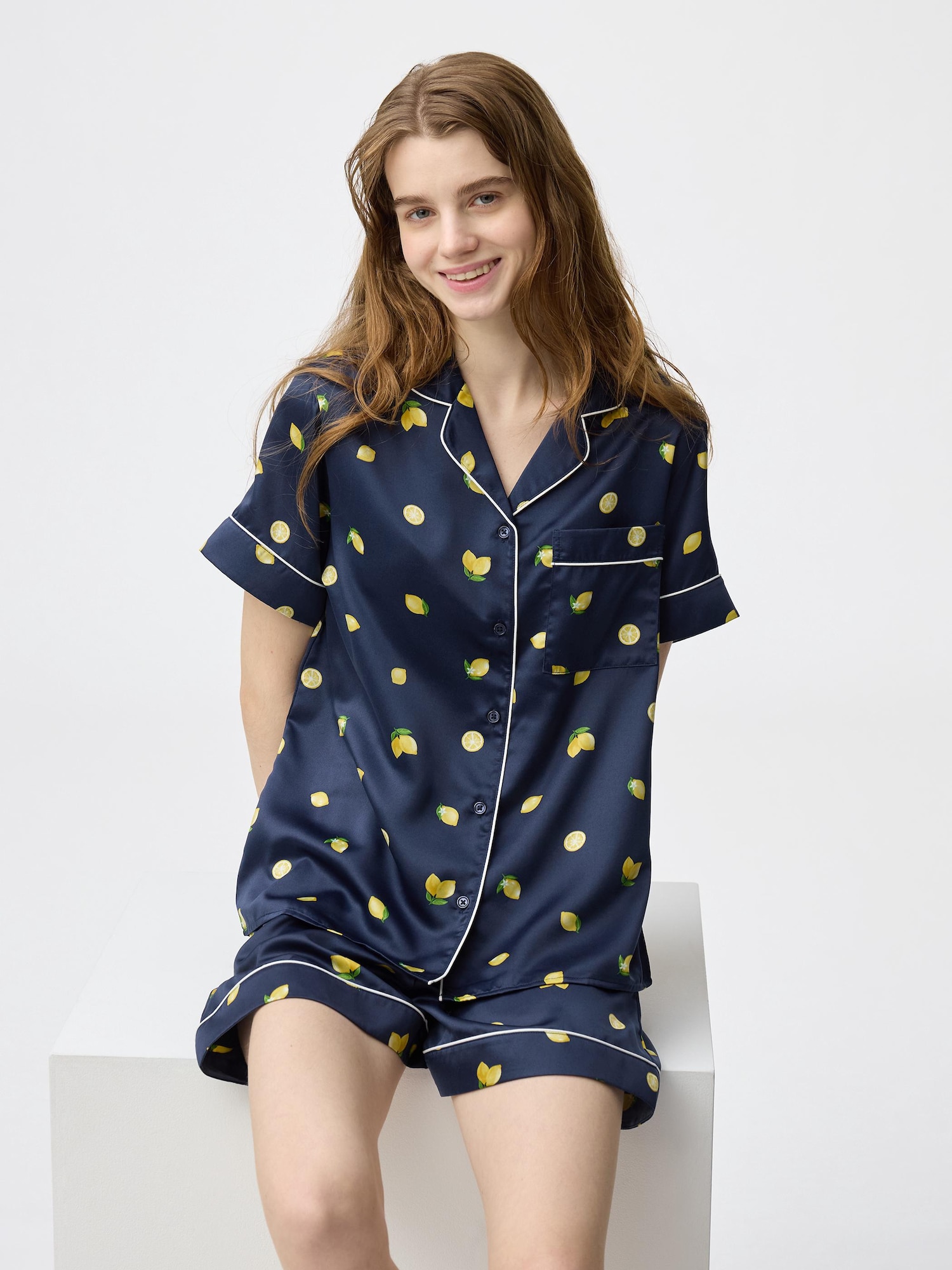 Bộ đồ ngủ satin (tay ngắn & quần short) (quả chanh)