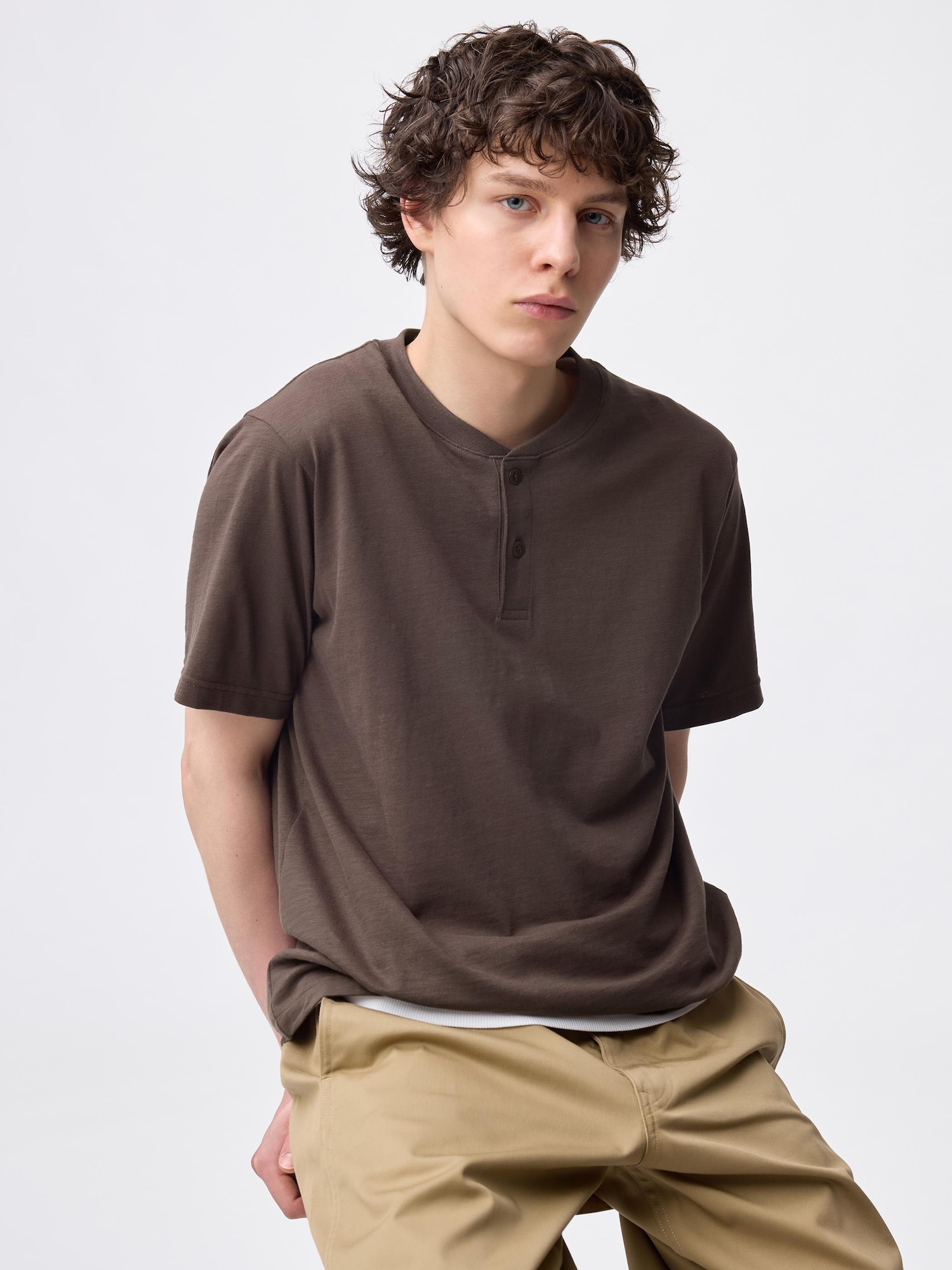 Cổ Henley T