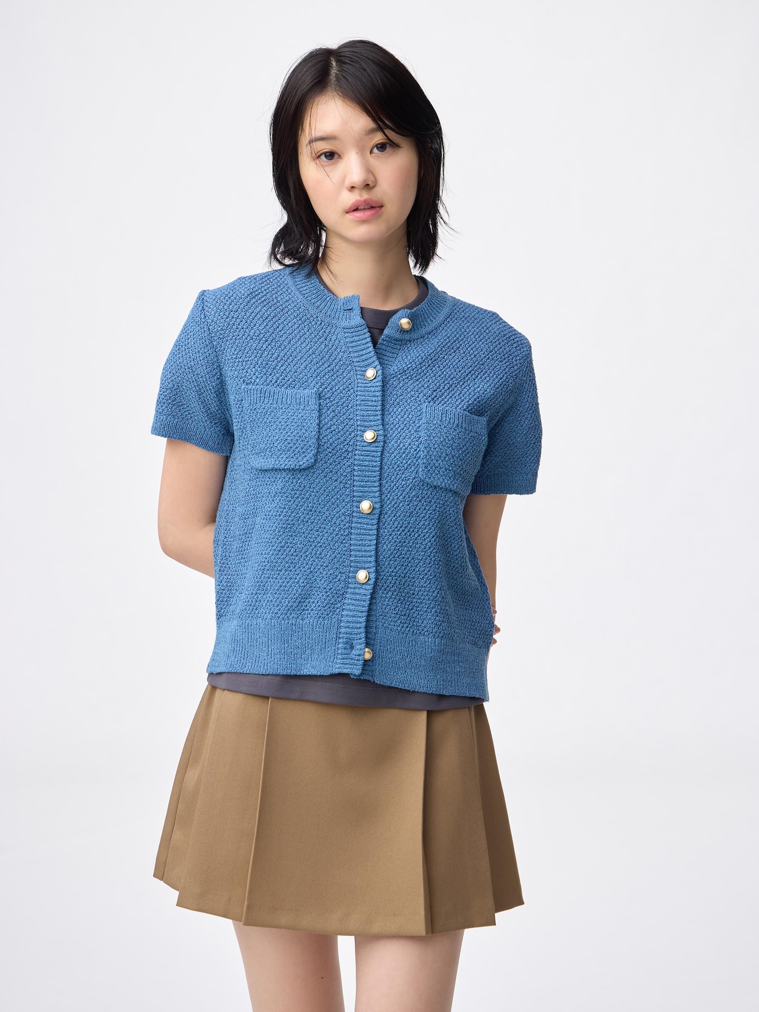 Áo len cài nút kim loại (tay ngắn)