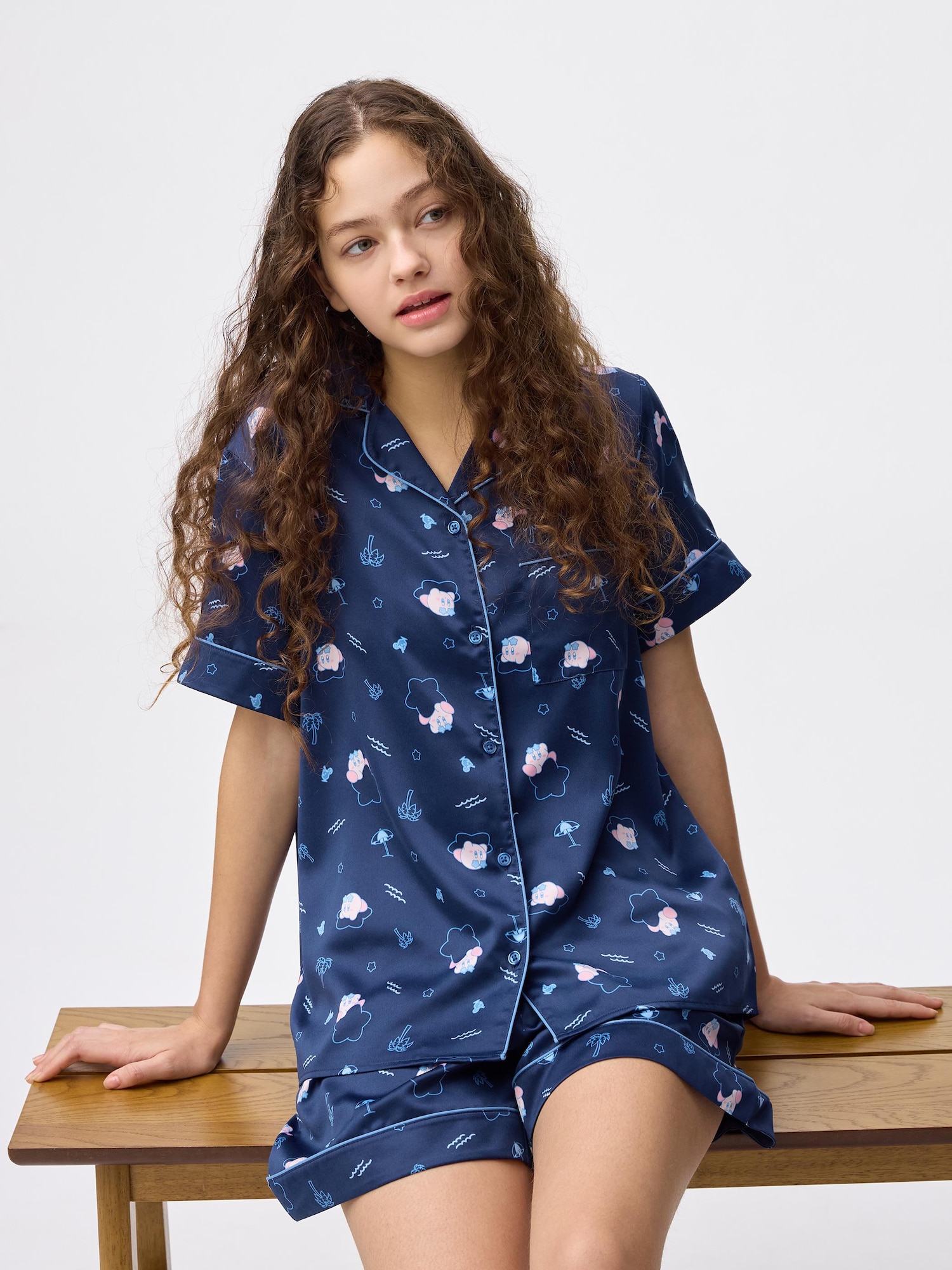 Bộ đồ ngủ bằng vải satin (tay ngắn & quần short) Kirby
