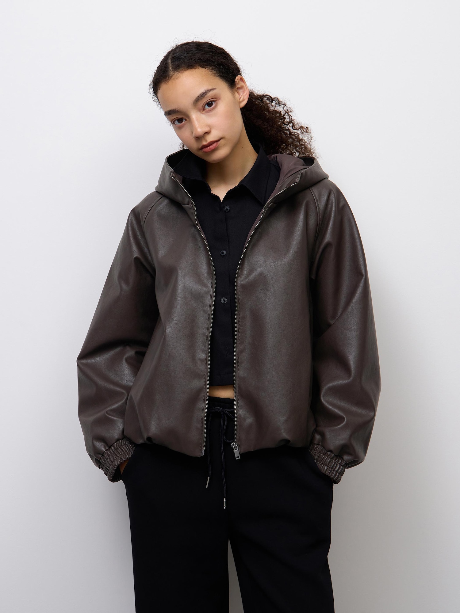 Áo parka viền bóng giả da MN