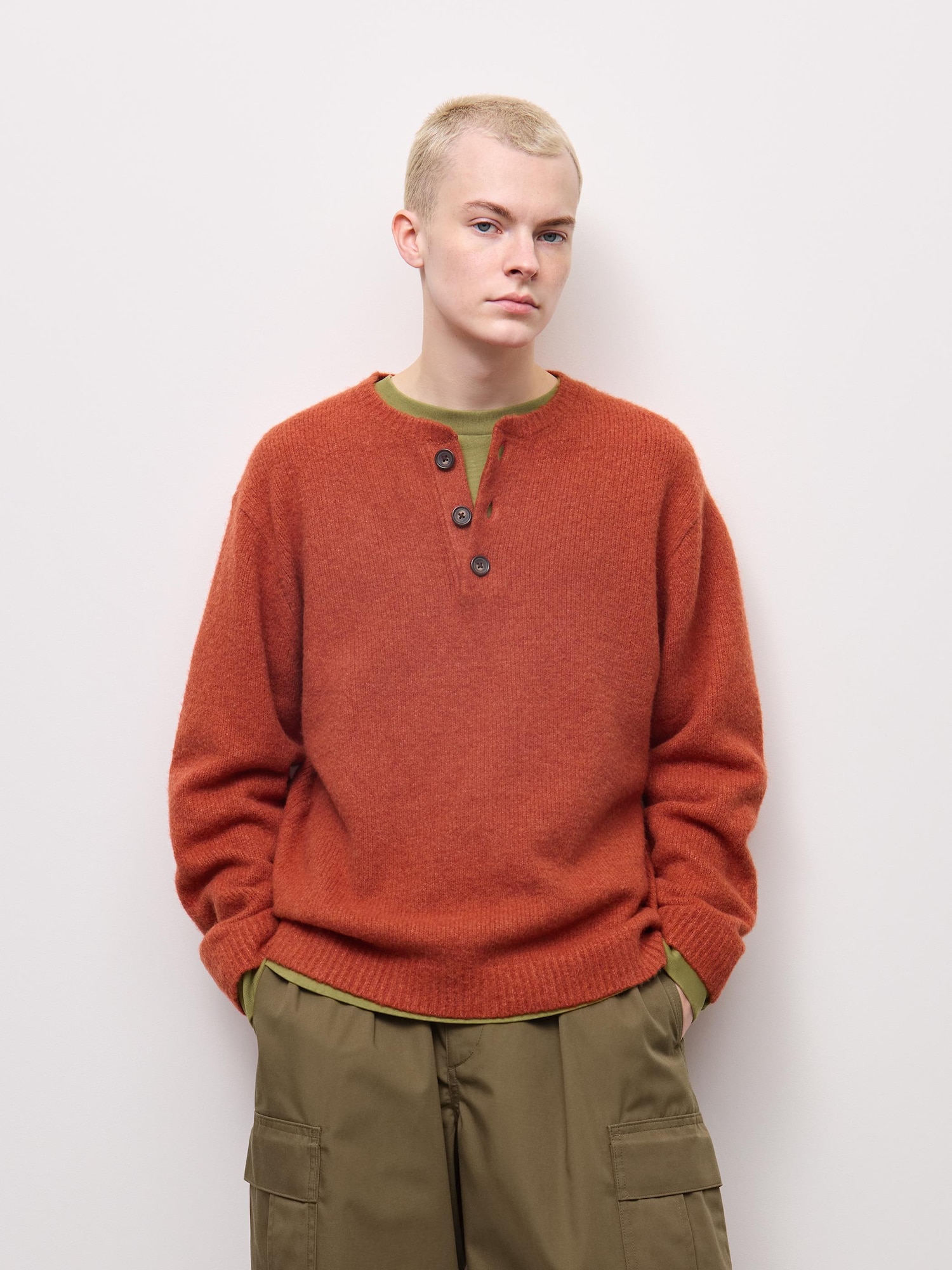 Áo len cổ Henley dệt kim Puffy Touch UL